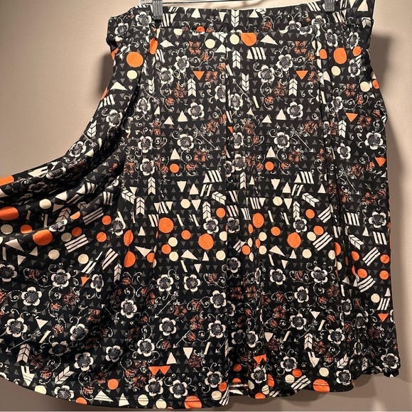 LuLaRoe Madison Pleated Skirt Hidden Pockets Soft Stretch 3XL 24-26 Black Floral - Picture 5 of 16